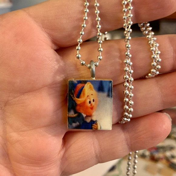 (2/$12,4/$20)Hermie Scrabble Tile Necklace - Picture 1 of 2